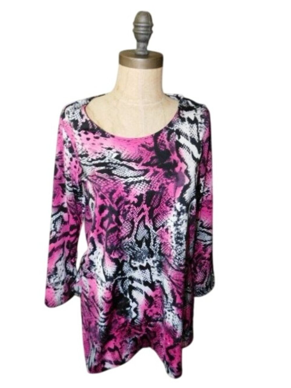 Slinky Brand Size XS Reptile Print Slinky Stretchy Long Sleeve Top